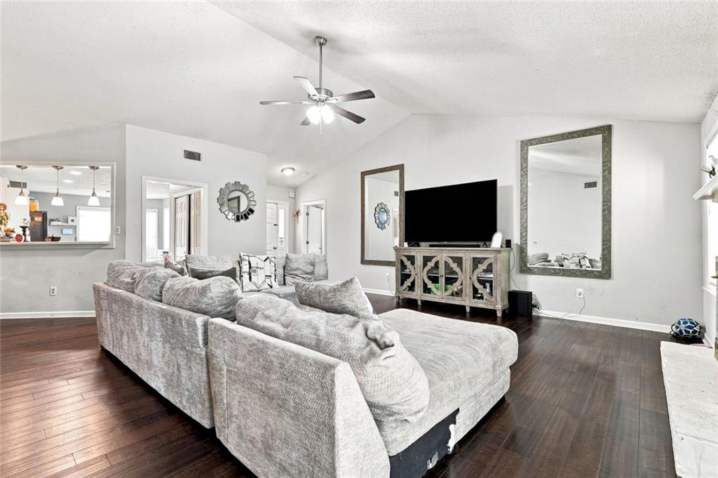 300 Leigh Kay Drive Property Photo 13