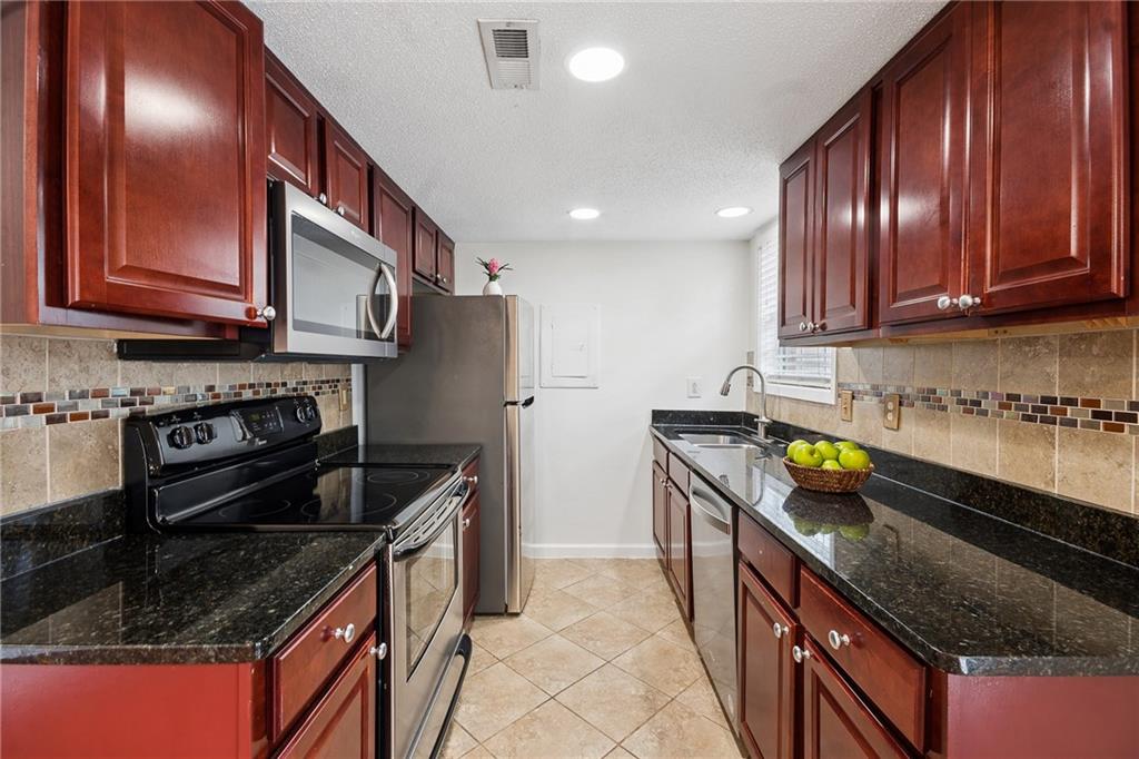 6900 Roswell Road Unit B5 Property Photo 16