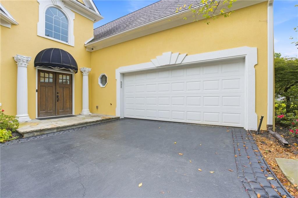 8585 Driver Circle Property Photo 4