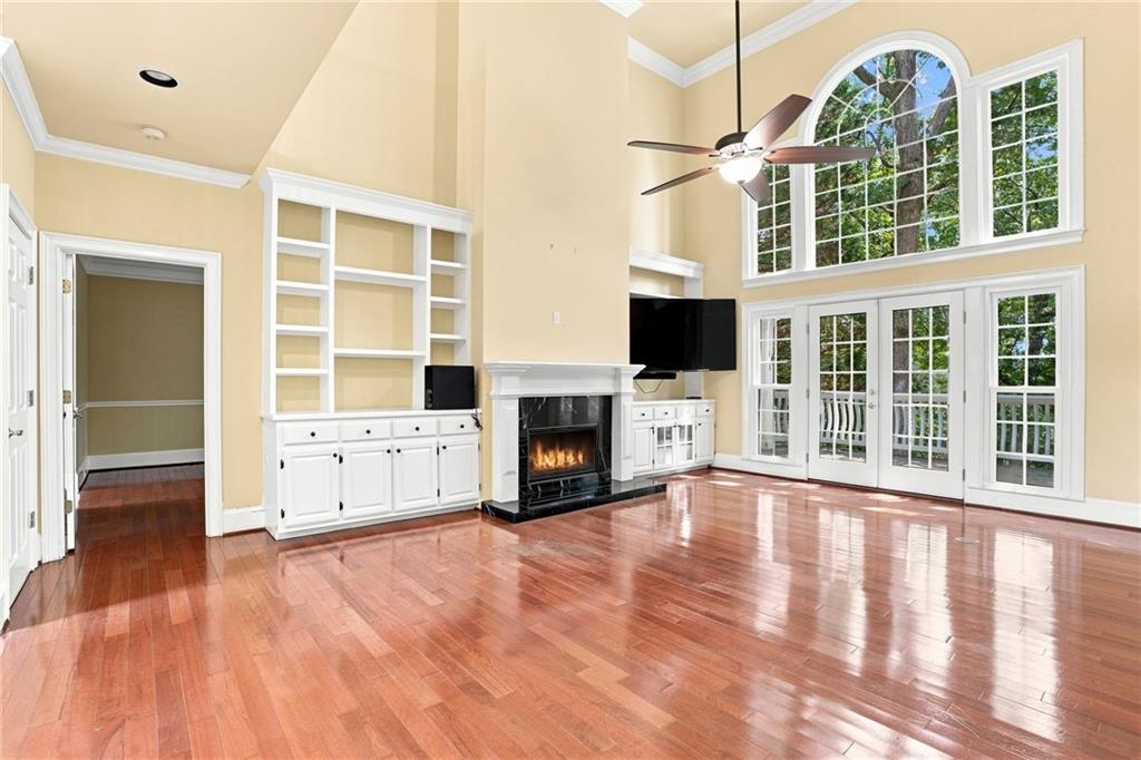 8585 Driver Circle Property Photo 7