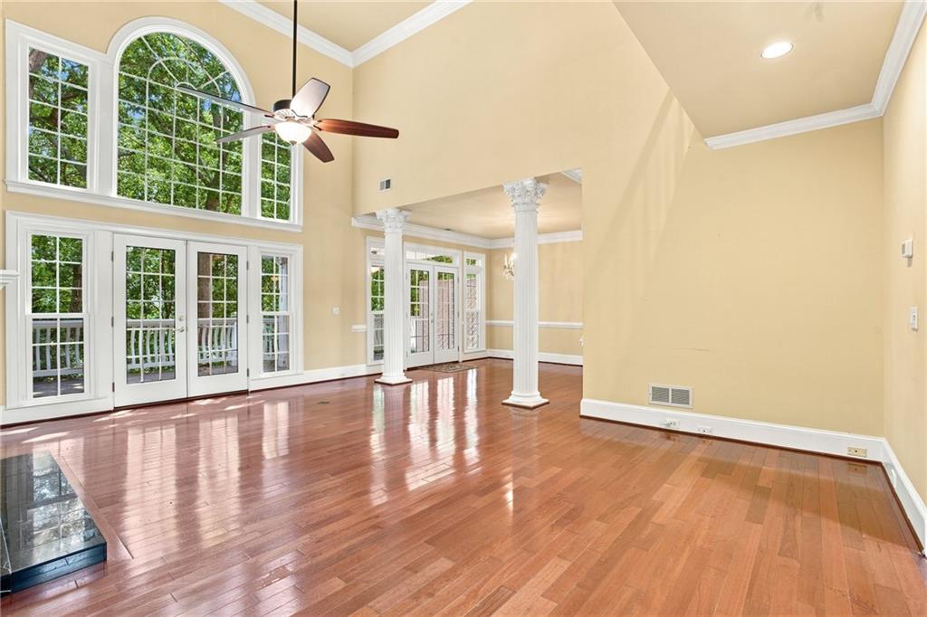 8585 Driver Circle Property Photo 11