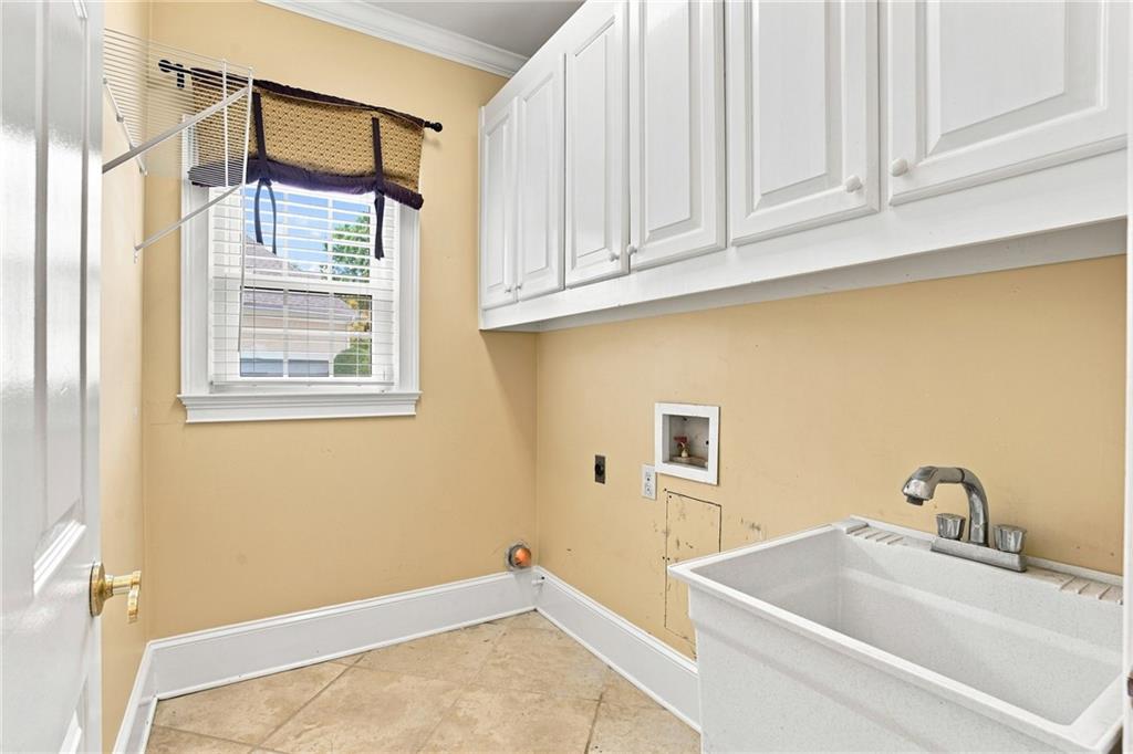 8585 Driver Circle Property Photo 29
