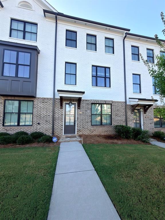 605 Millcroft Boulevard Property Photo 1