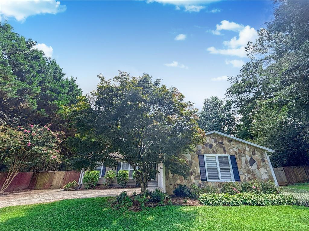 1552 Blackwell Road Property Photo 1