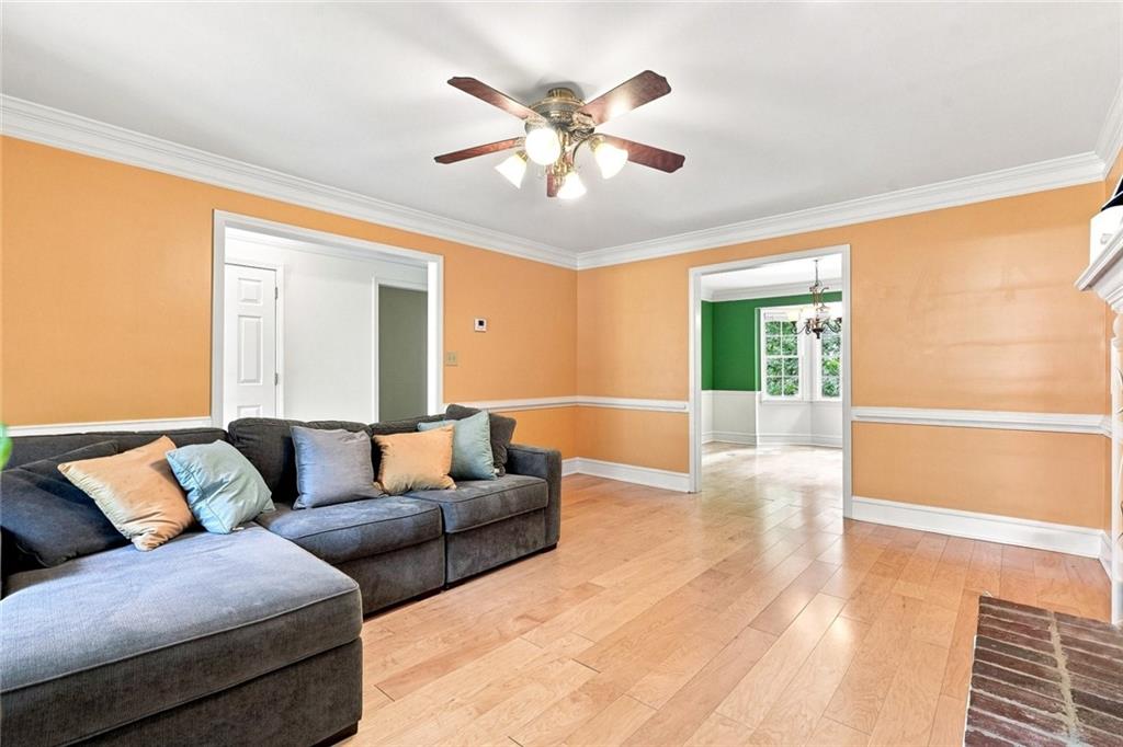 2746 Summercrest Lane Property Photo 4