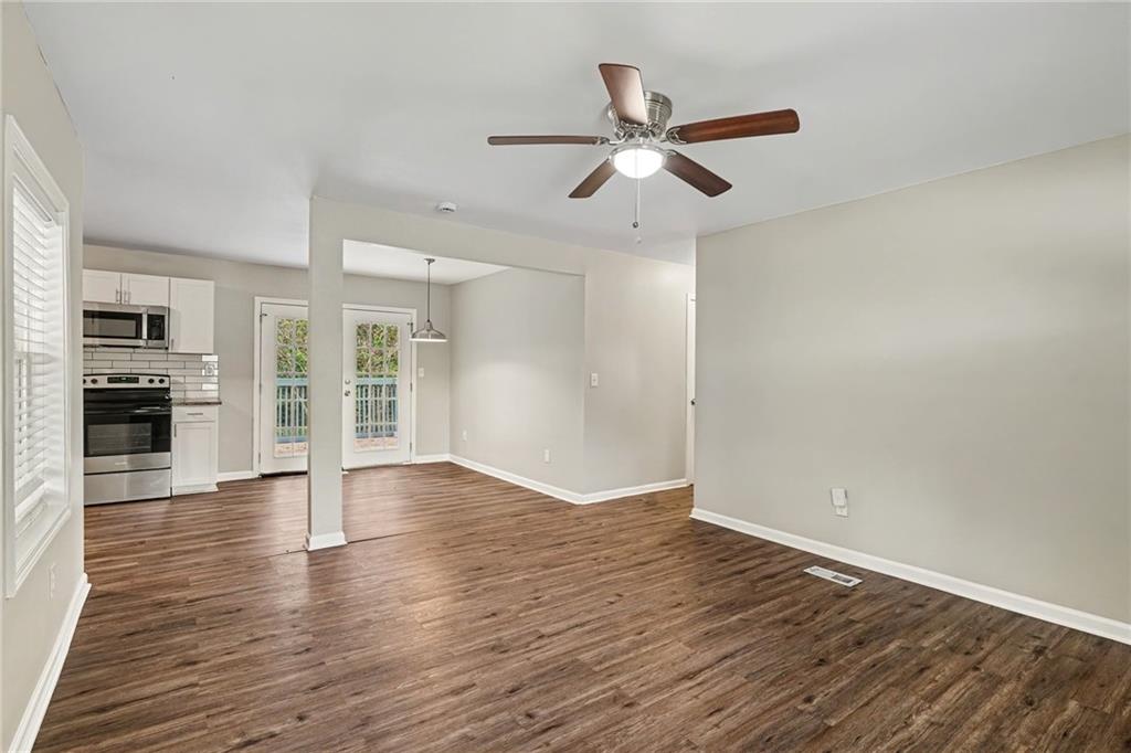 5893 Ronnie Drive Property Photo 4