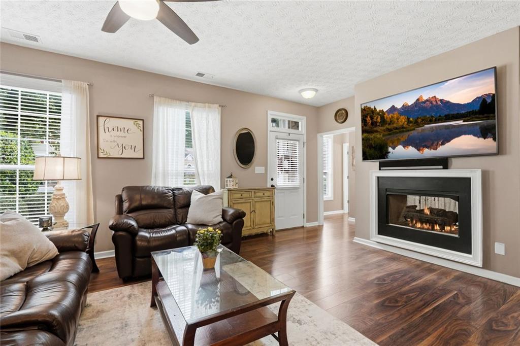 306 Chamberlyn Lane Property Photo 3