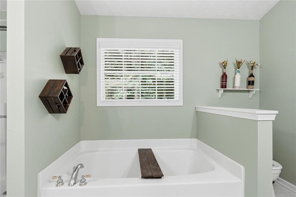 306 Chamberlyn Lane Property Photo 17