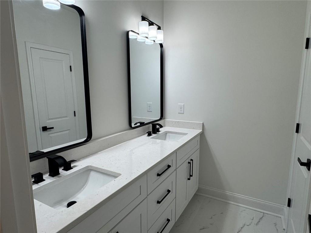 7825694 Property Photo 11