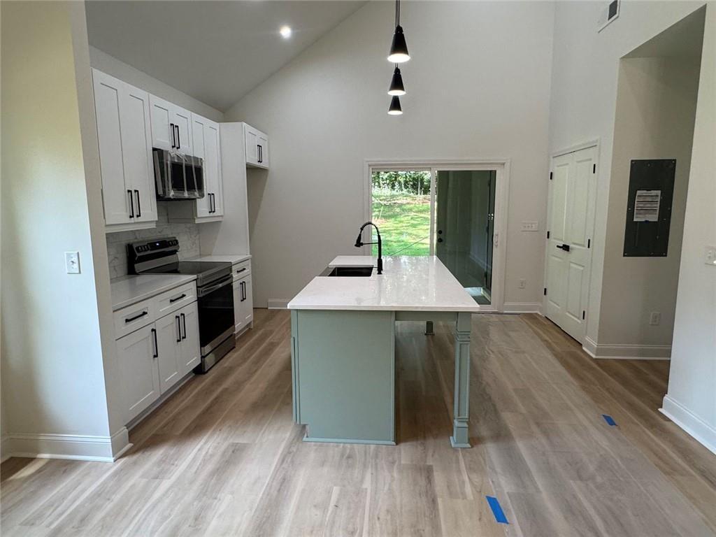 7825694 Property Photo 14