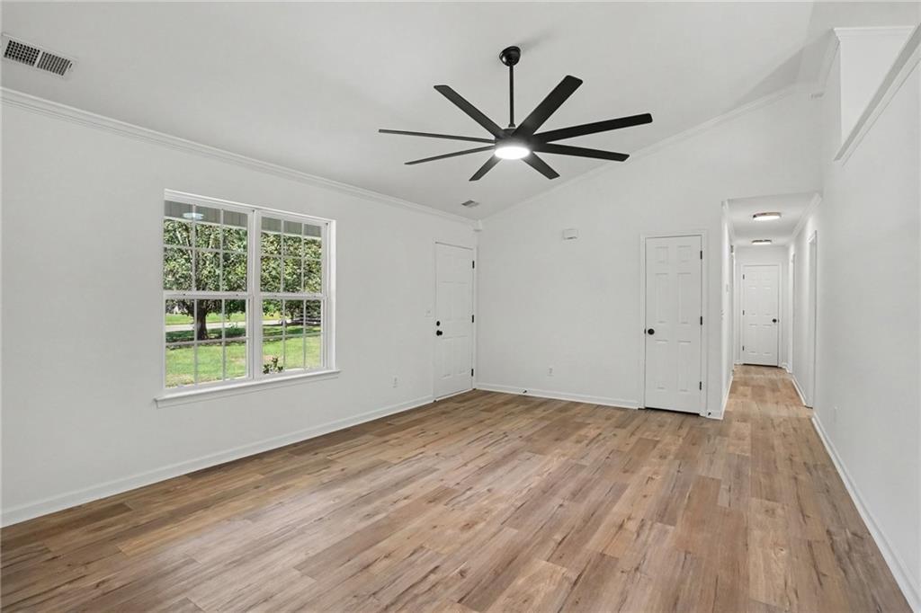 305 Veal Road Property Photo 7