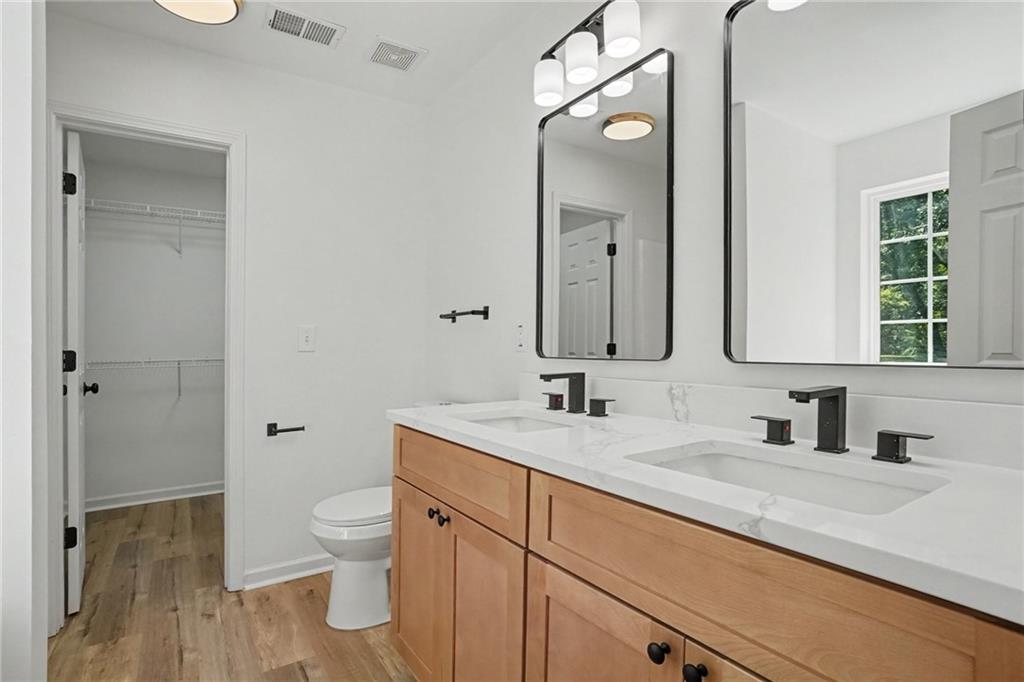 305 Veal Road Property Photo 14