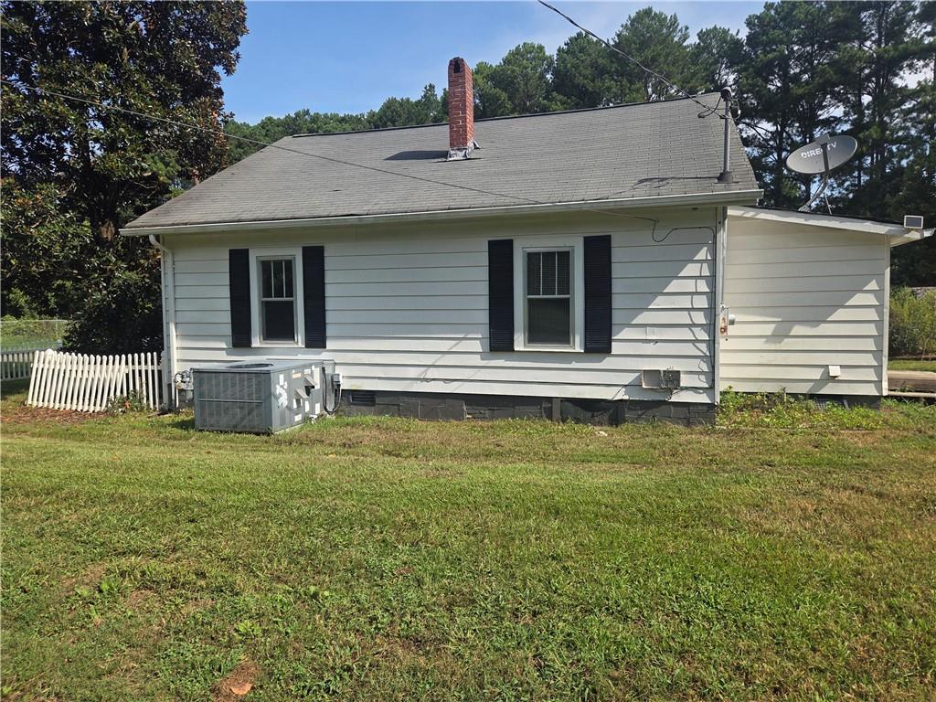 335 E Pine Street Property Photo 3