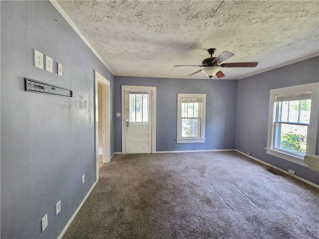 335 E Pine Street Property Photo 6