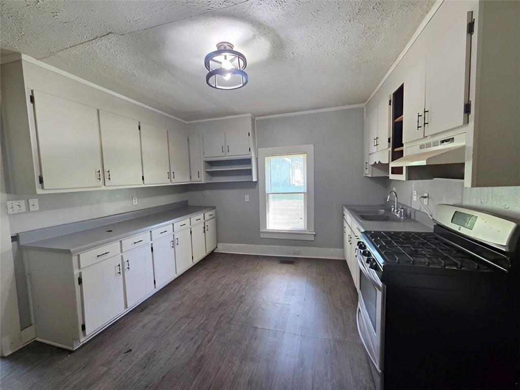 335 E Pine Street Property Photo 8