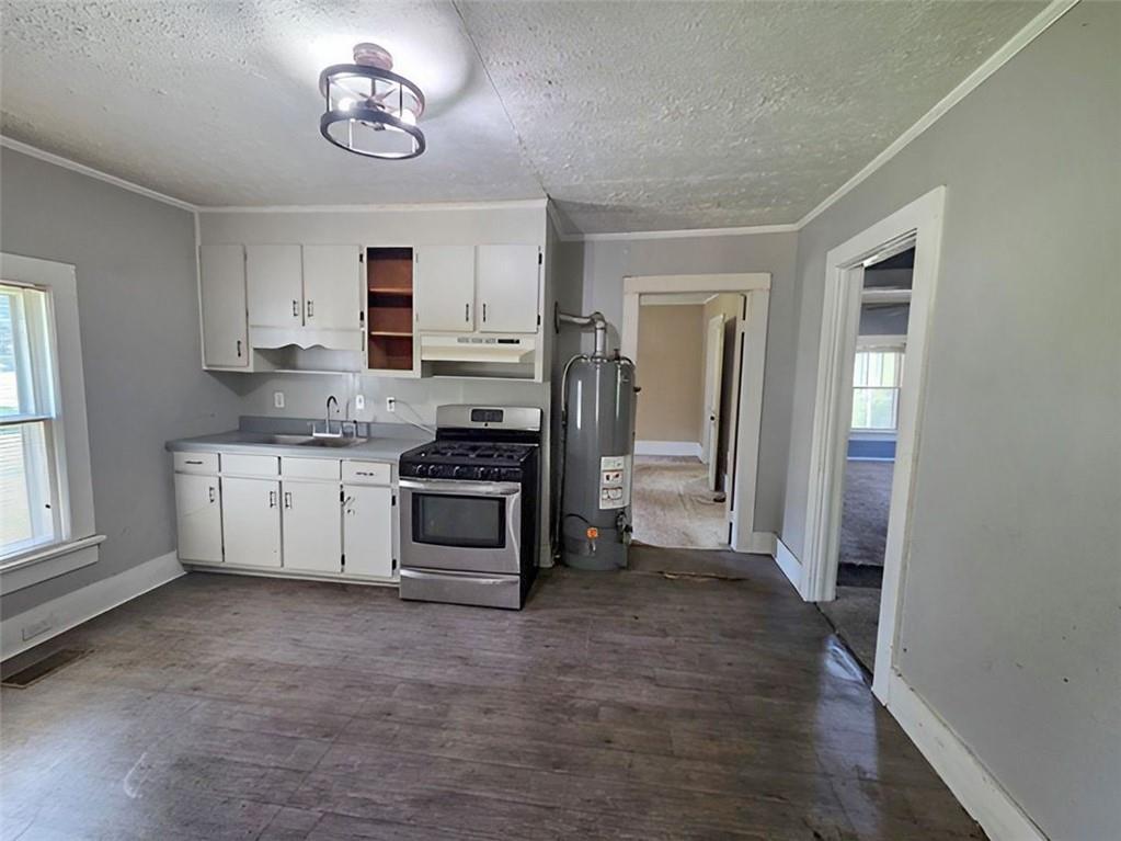 335 E Pine Street Property Photo 9