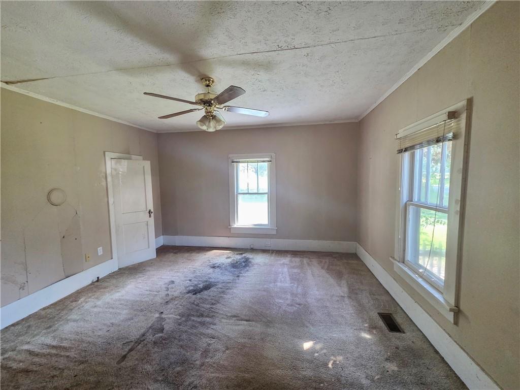 335 E Pine Street Property Photo 13