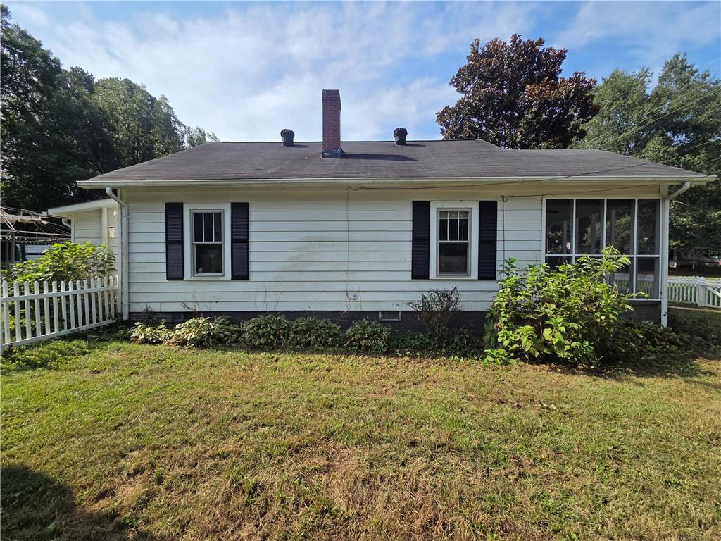 335 E Pine Street Property Photo 18