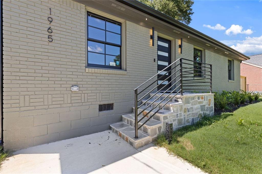 1965 Willa Way Property Photo 2