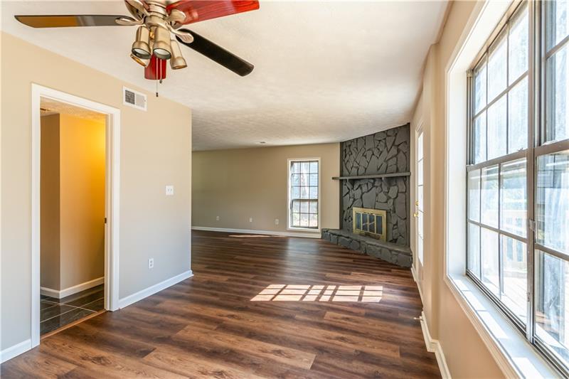 998 Ascot Court Property Photo 11