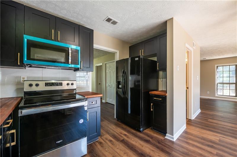 998 Ascot Court Property Photo 15