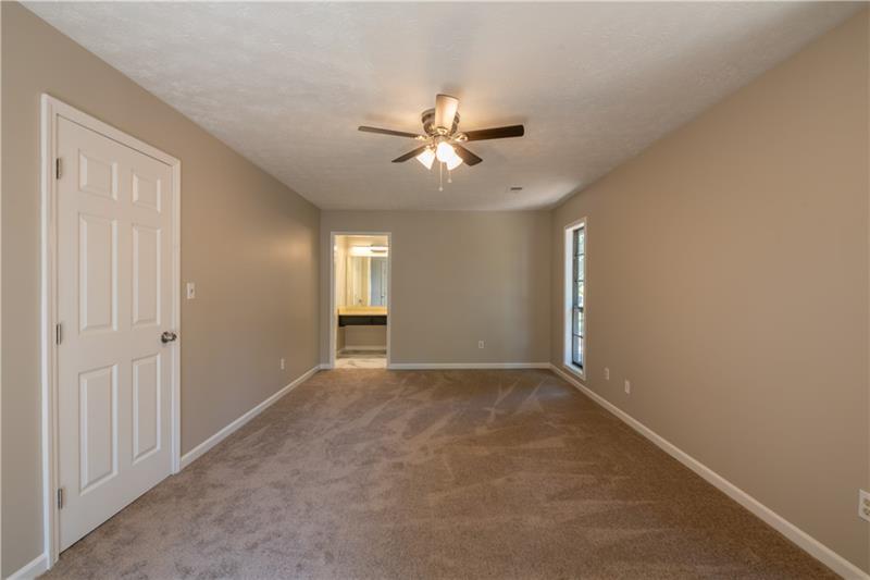998 Ascot Court Property Photo 22