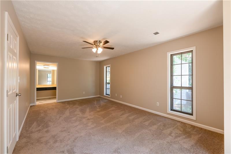 998 Ascot Court Property Photo 23
