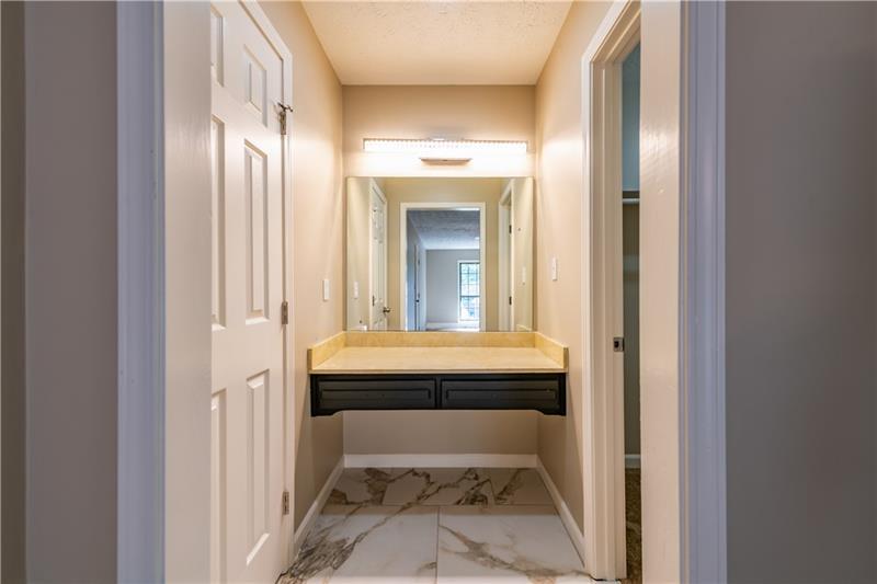 998 Ascot Court Property Photo 25