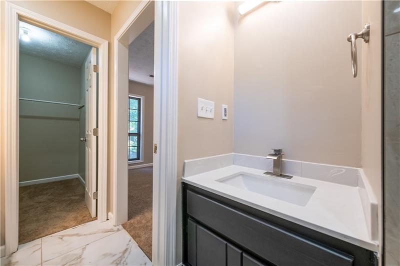 998 Ascot Court Property Photo 27