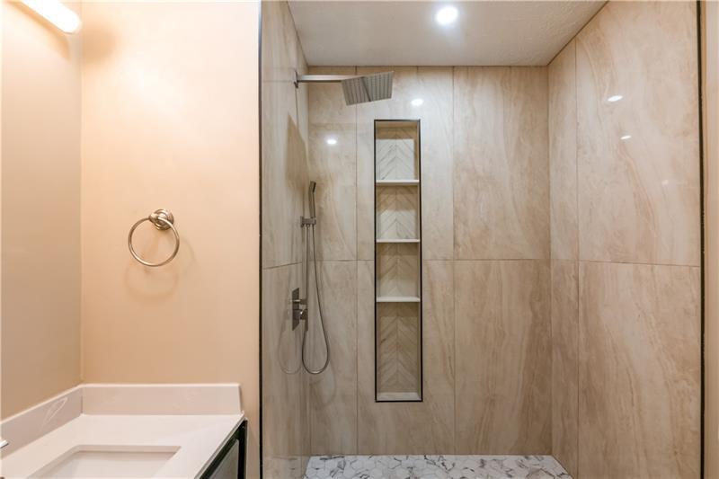 998 Ascot Court Property Photo 29