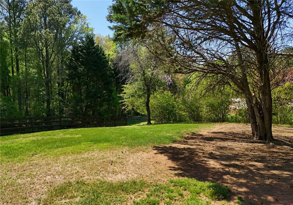 204 Lynn Lane Property Photo 21