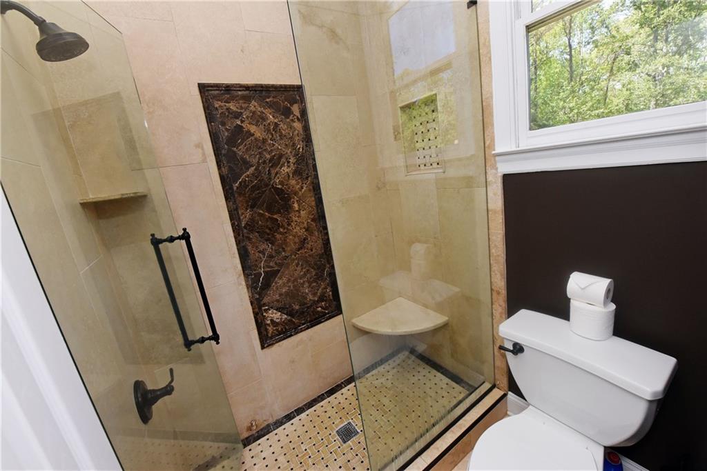 204 Lynn Lane Property Photo 71