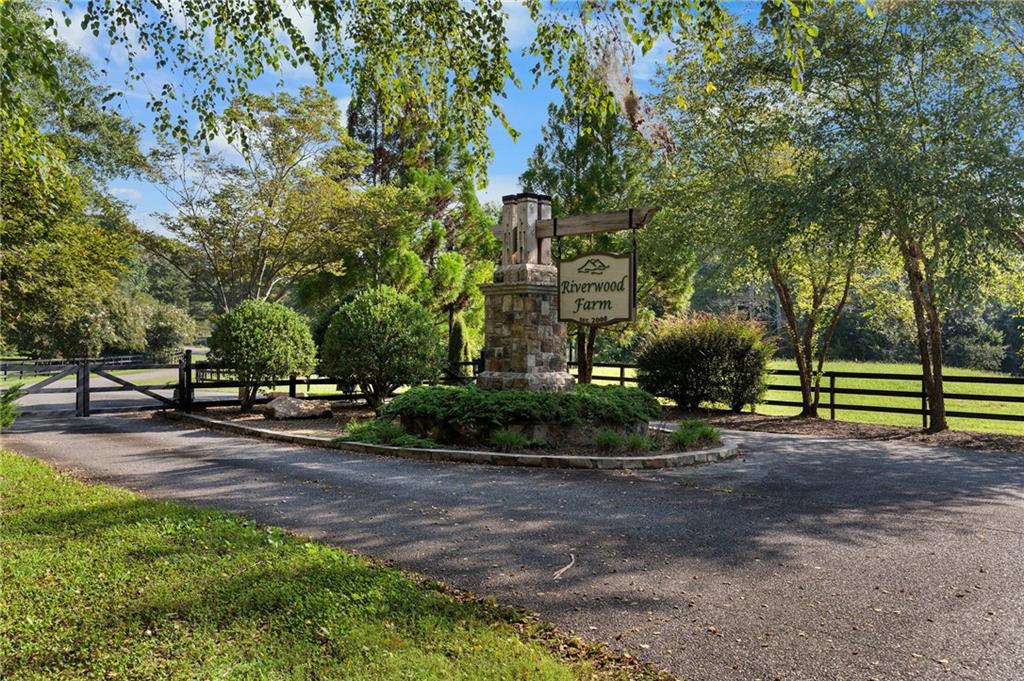 75 Rivercreek Crossing Property Photo 6