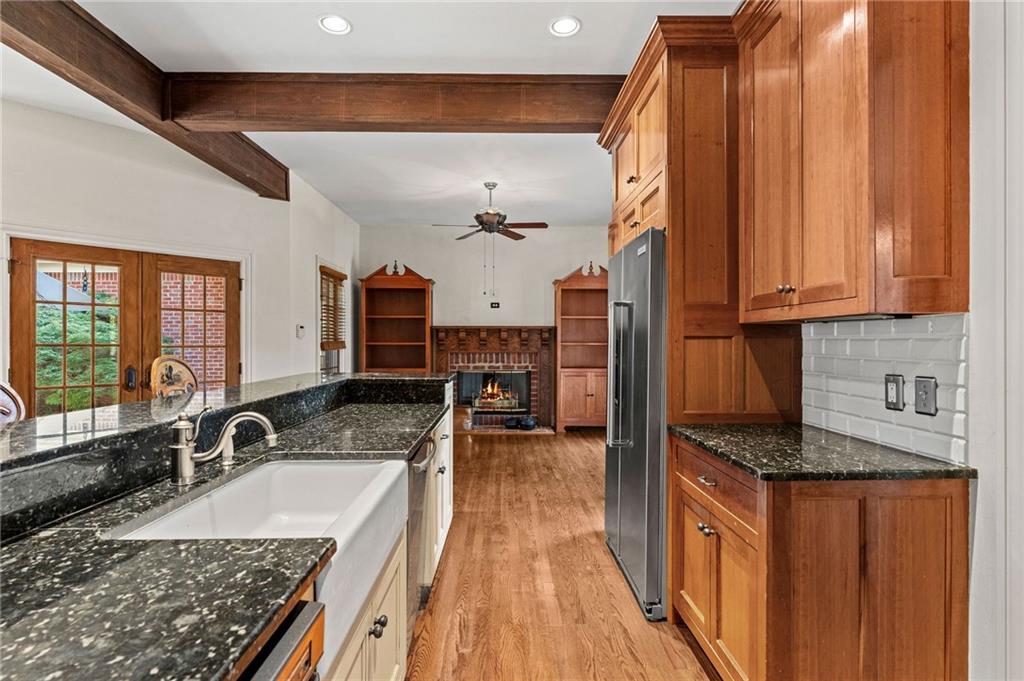 75 Rivercreek Crossing Property Photo 16