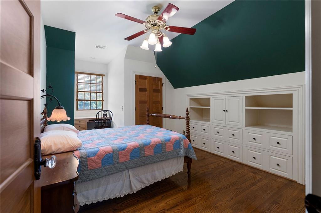 75 Rivercreek Crossing Property Photo 32