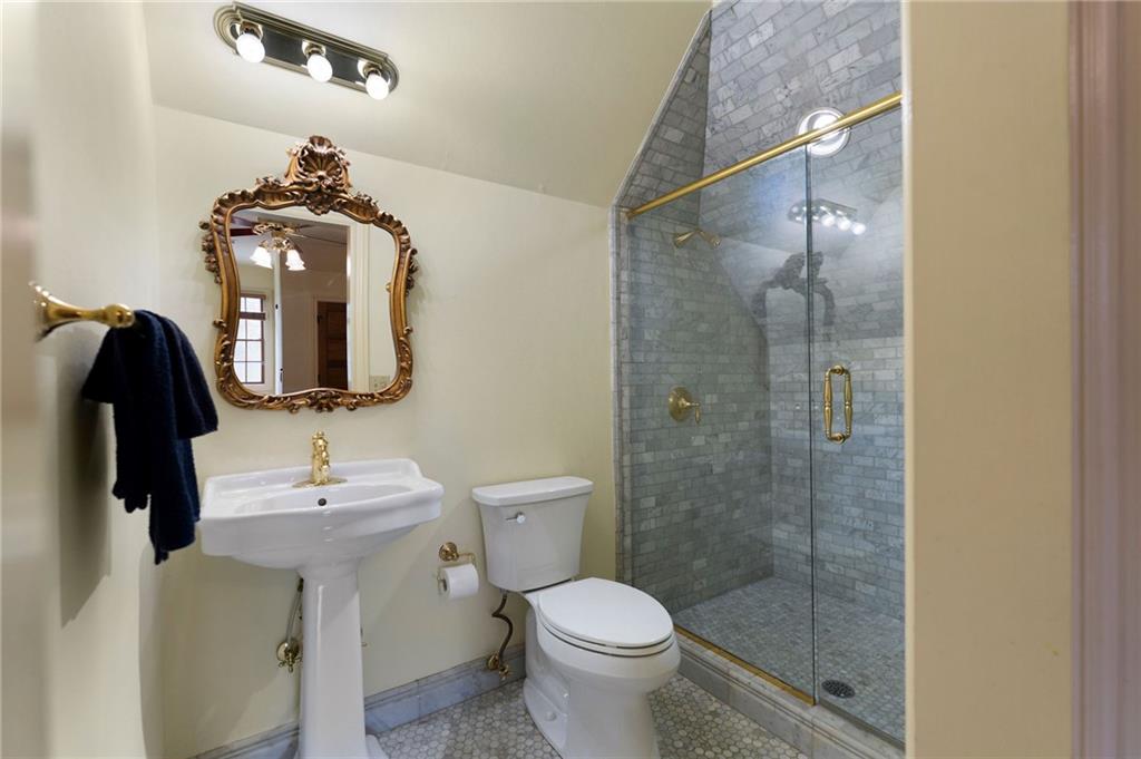 75 Rivercreek Crossing Property Photo 33