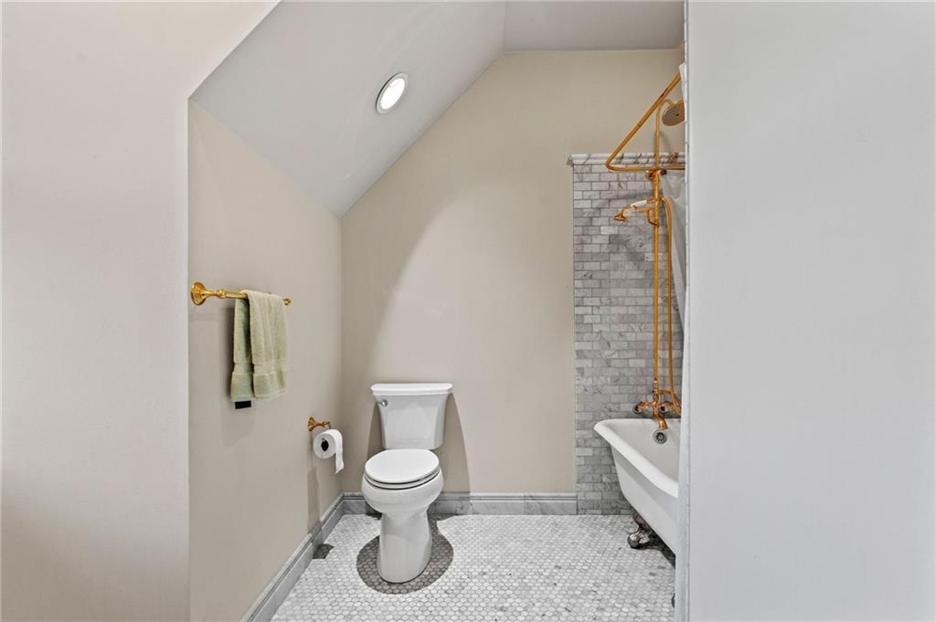 75 Rivercreek Crossing Property Photo 35