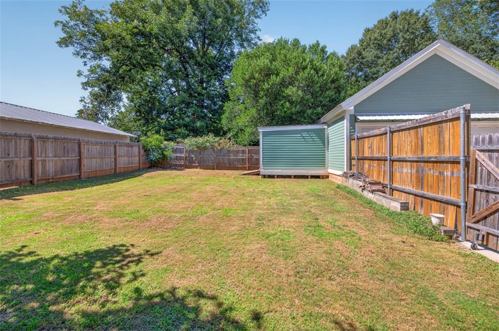 190 Elm Street Property Photo 23