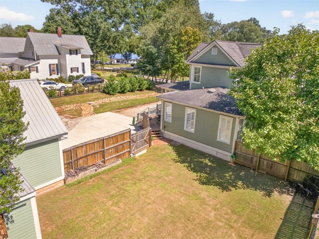 190 Elm Street Property Photo 33