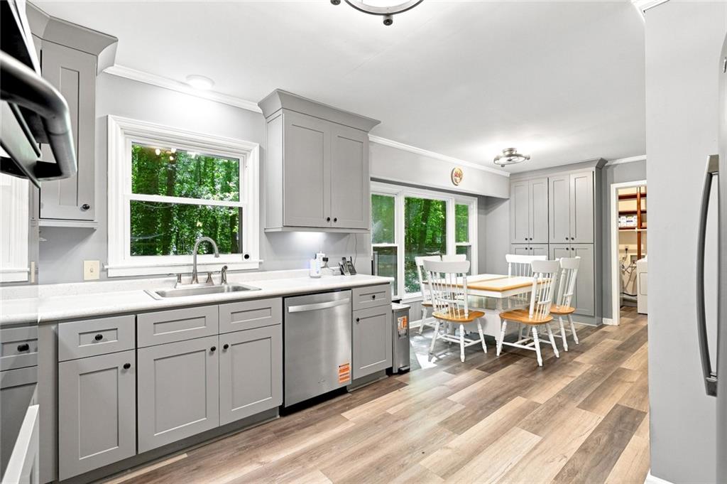 1050 Skyline Drive Property Photo 12