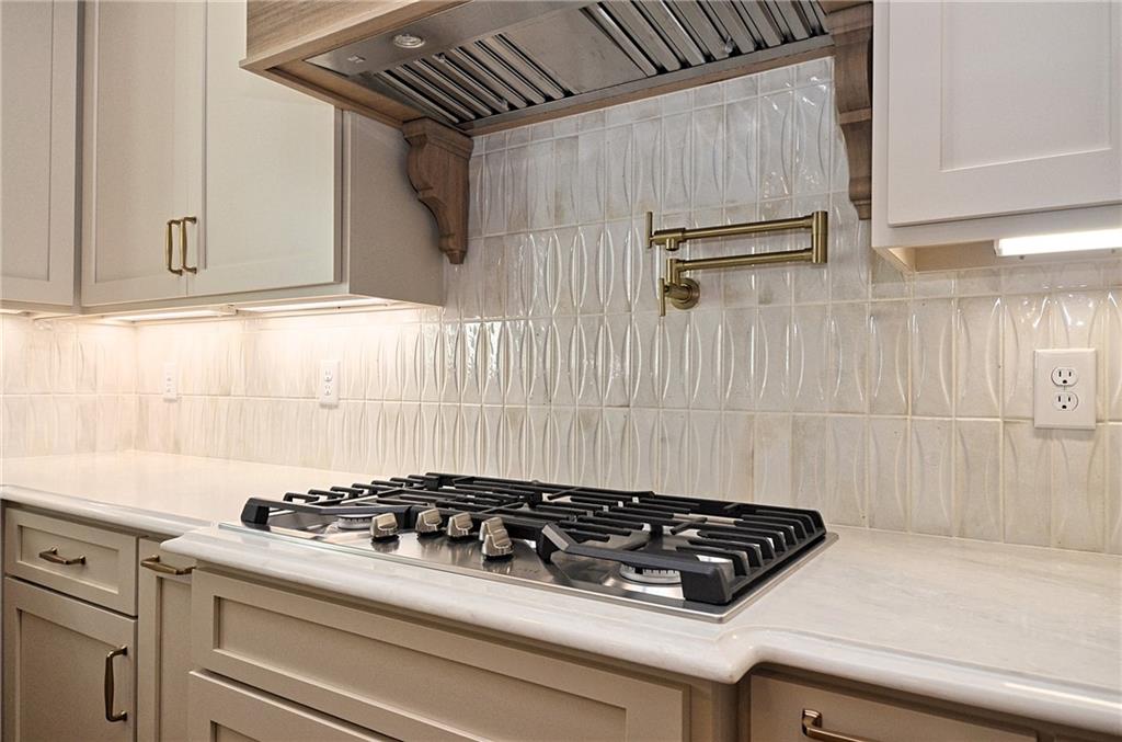 810 North Hampton Way Property Photo 21