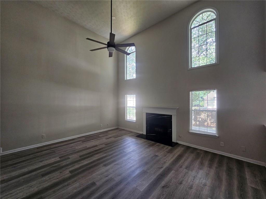 4493 Bridle Ridge Way Property Photo 3