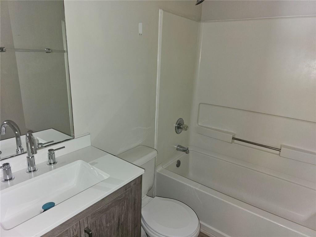 4493 Bridle Ridge Way Property Photo 8