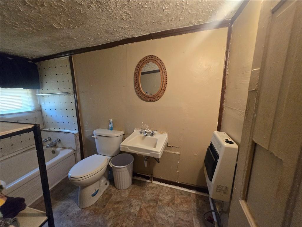 884 Cowan Property Photo 5
