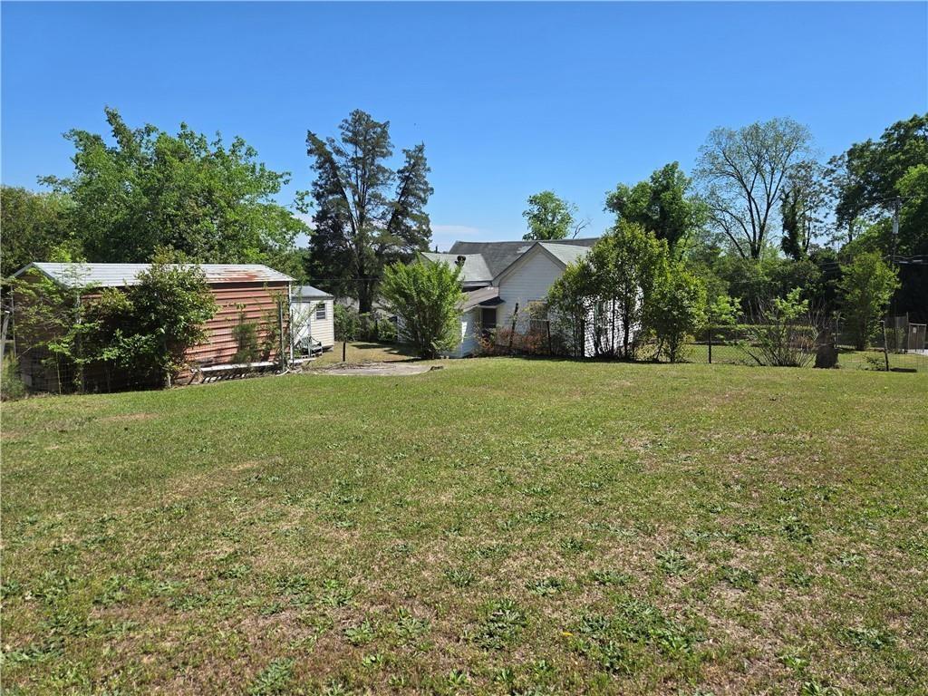 884 Cowan Property Photo 6