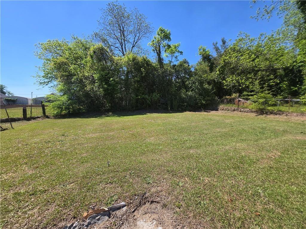 884 Cowan Property Photo 7