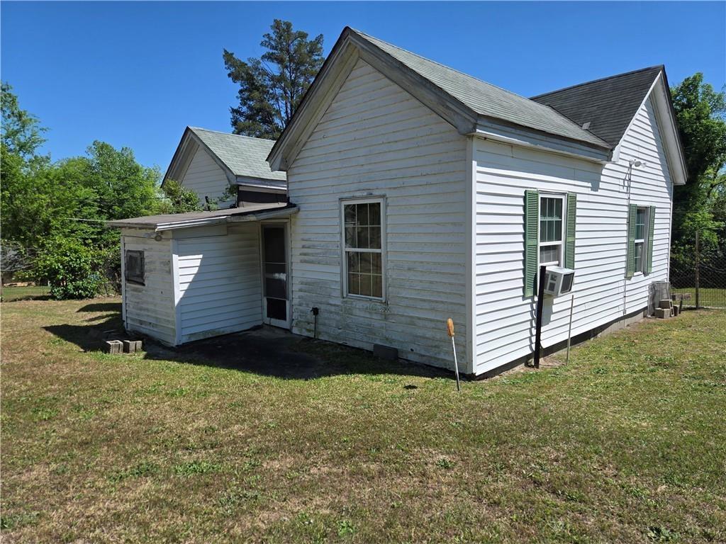 884 Cowan Property Photo 10