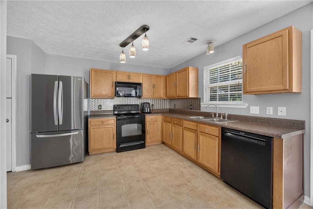 362 Summit View Drive Property Photo 5