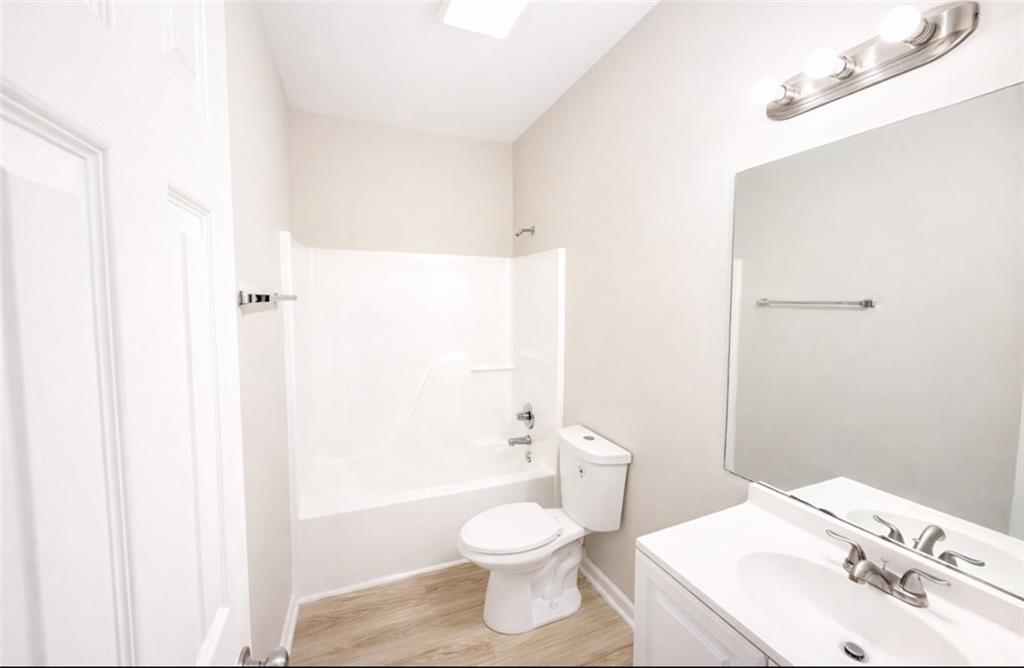 2054 Joseph E Boone Boulevard Nw Property Photo 6