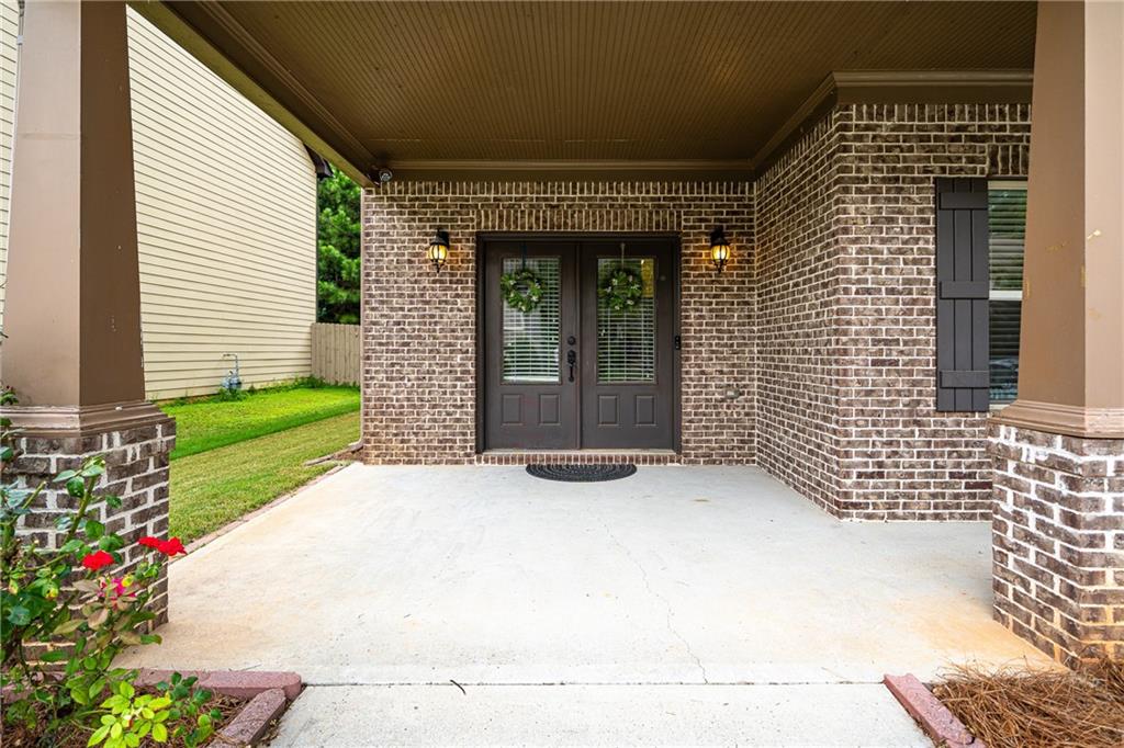 5543 Leaf Ridge Lane Property Photo 3